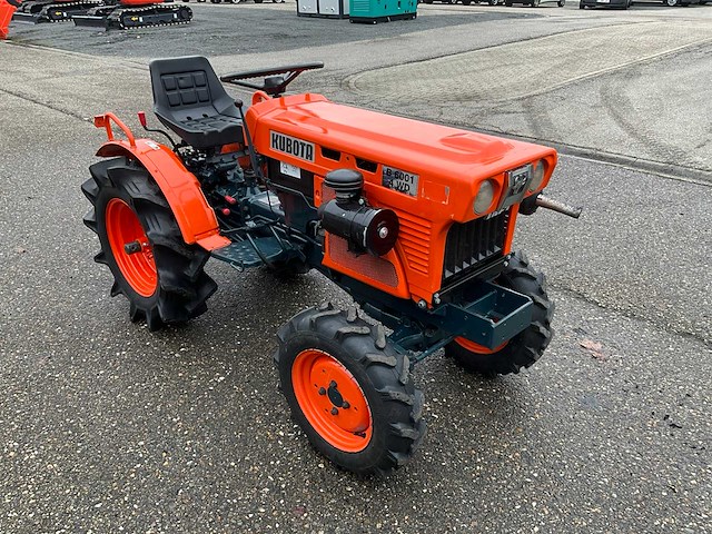 Kubota b6001 4wd minitractor - afbeelding 17 van  23