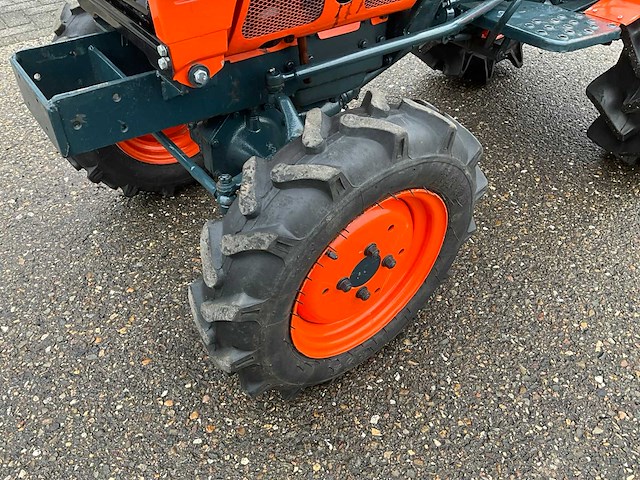Kubota b6001 4wd minitractor - afbeelding 19 van  23