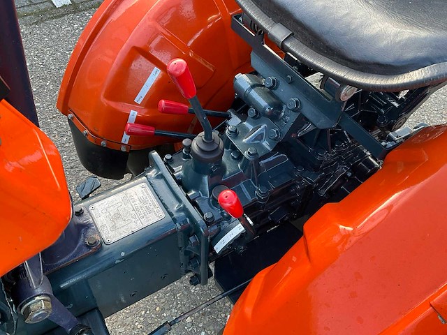 Kubota b7000 4wd minitractor - afbeelding 5 van  23