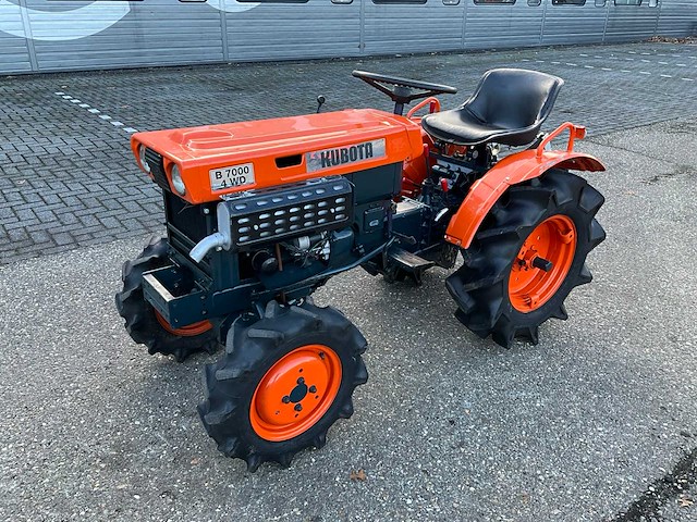 Kubota b7000 4wd minitractor - afbeelding 1 van  23