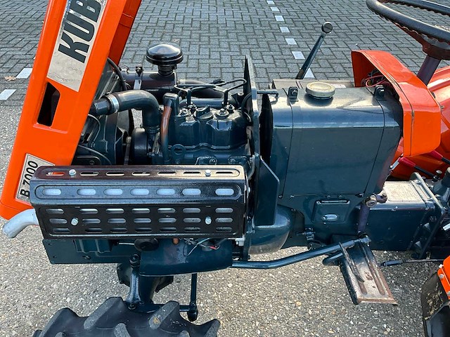 Kubota b7000 4wd minitractor - afbeelding 19 van  23