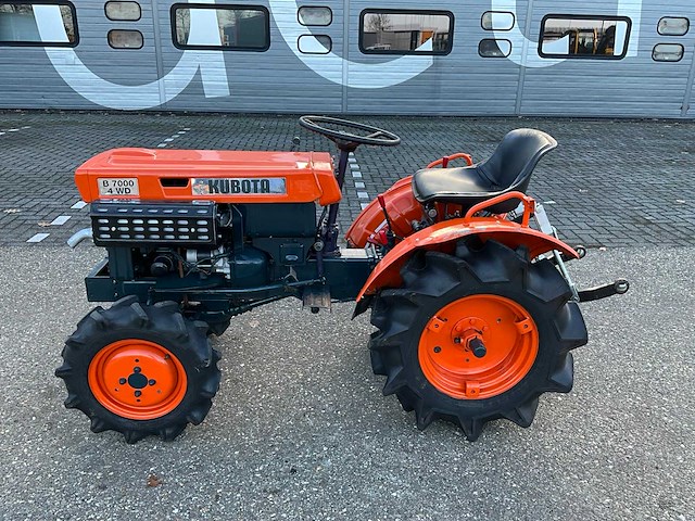 Kubota b7000 4wd minitractor - afbeelding 7 van  23