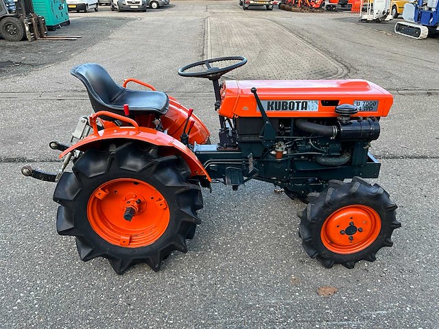 Kubota b7000 4wd minitractor - afbeelding 20 van  23