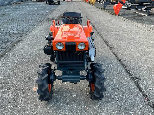 Kubota b7000 4wd minitractor - afbeelding 13 van  23