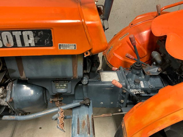 Kubota b7000 minitractor - afbeelding 14 van  15