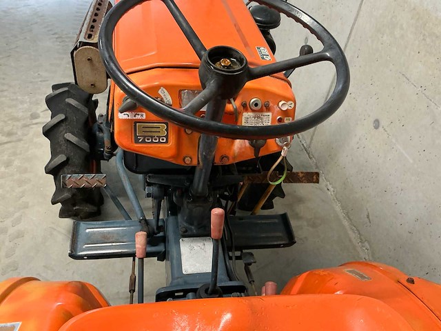 Kubota b7000 minitractor - afbeelding 15 van  15