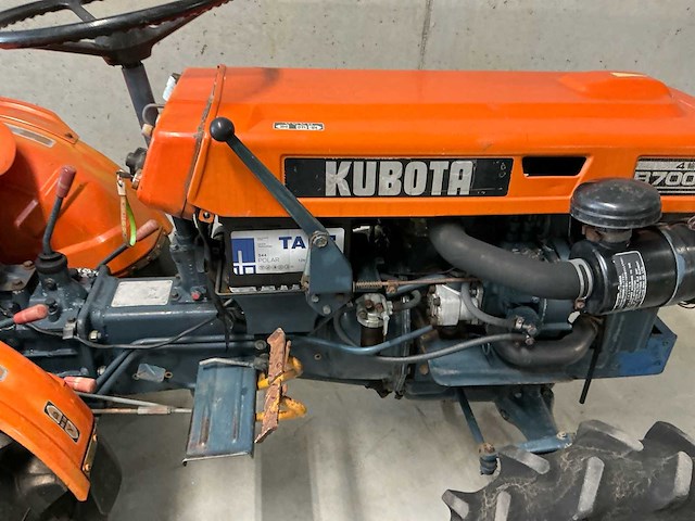 Kubota b7000 minitractor - afbeelding 7 van  15