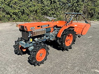 Kubota b7000 vierwielaangedreven mini landbouwtractor met frees - afbeelding 1 van  14