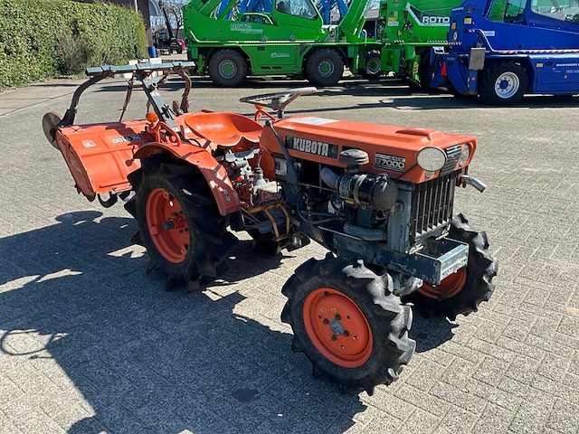 Kubota b7000 vierwielaangedreven mini landbouwtractor met frees - afbeelding 2 van  14