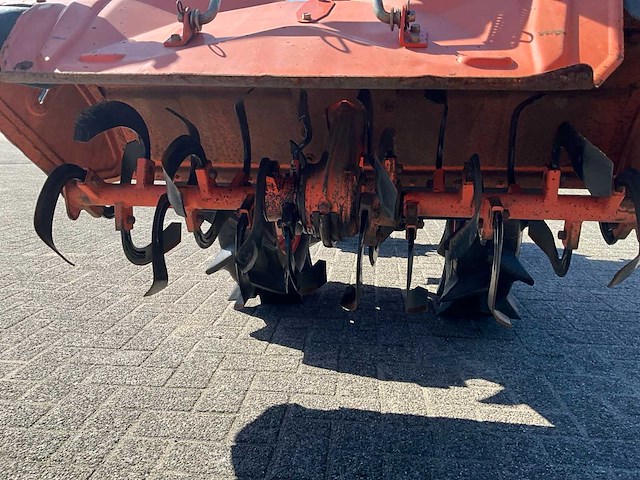 Kubota b7000 vierwielaangedreven mini landbouwtractor met frees - afbeelding 6 van  14