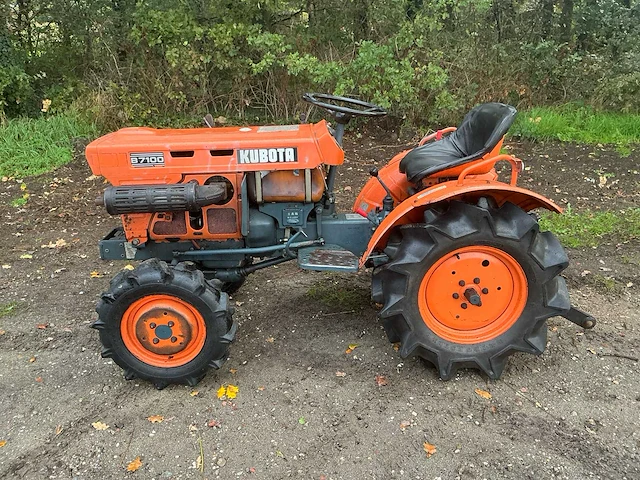Kubota b7001 4wd compacttractor – 14 pk – 3-cilinder diesel - afbeelding 12 van  23