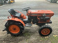 Kubota b7001 4wd compacttractor – 14 pk – 3-cilinder diesel - afbeelding 21 van  23