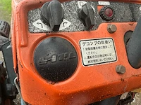 Kubota b7001 4wd compacttractor – 14 pk – 3-cilinder diesel - afbeelding 7 van  23
