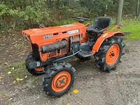 Kubota b7001 4wd compacttractor – 14 pk – 3-cilinder diesel - afbeelding 14 van  23