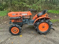 Kubota b7001 4wd compacttractor – 14 pk – 3-cilinder diesel - afbeelding 23 van  23