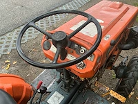 Kubota b7001 4wd compacttractor – 14 pk – 3-cilinder diesel - afbeelding 13 van  23