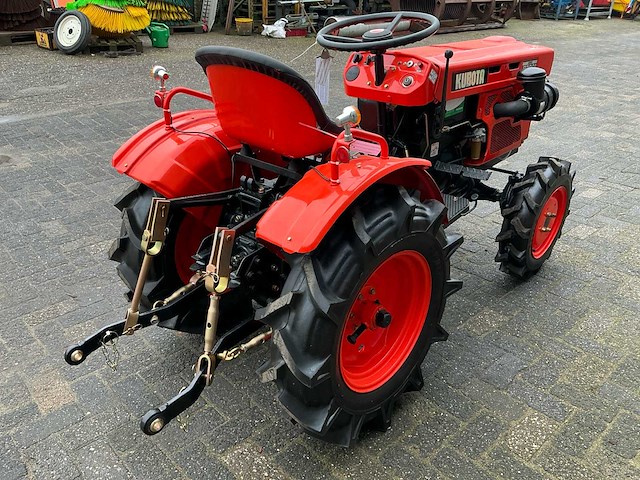 Kubota b7001 4wd minitractor - afbeelding 13 van  17