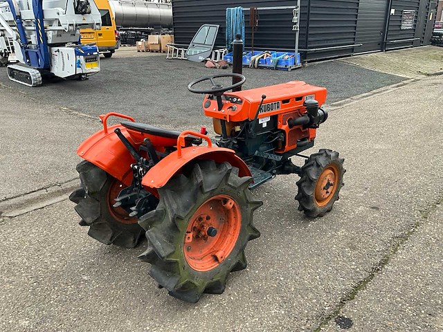 Kubota b7001 4wd minitractor - afbeelding 16 van  20