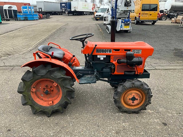 Kubota b7001 4wd minitractor - afbeelding 17 van  20