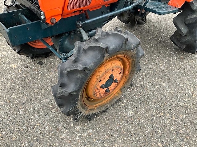 Kubota b7001 4wd minitractor - afbeelding 20 van  20