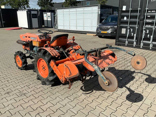 Kubota b7001 4x4 minitractor - afbeelding 11 van  14
