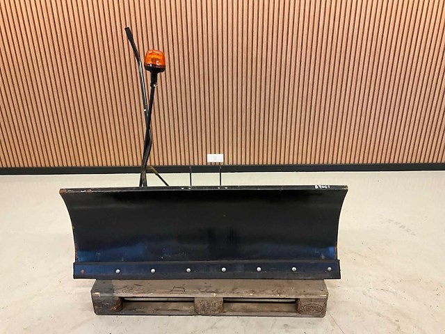 Kubota b7001 minitractor sneeuwschuif - afbeelding 2 van  8