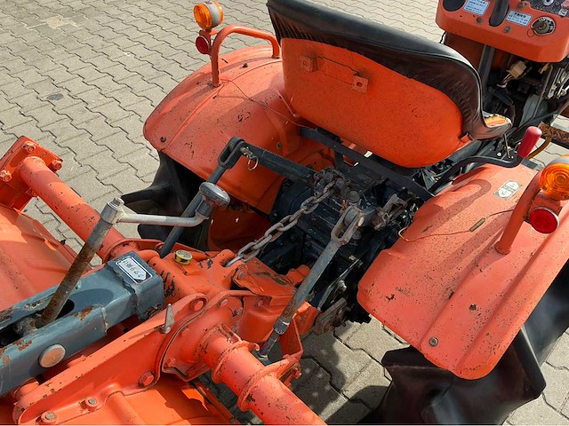 Kubota b7001 minitractor - afbeelding 9 van  20