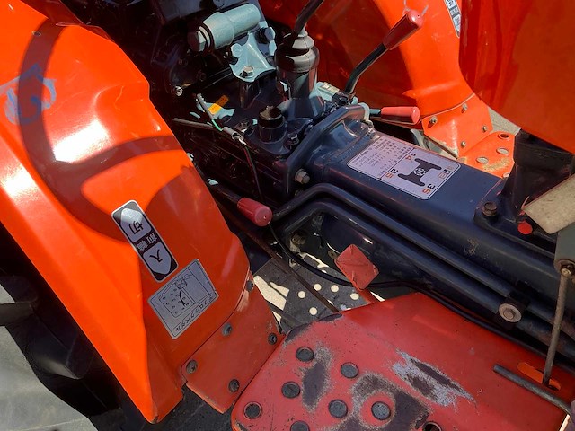 Kubota bulltra b-10 4x4 minitractor - afbeelding 13 van  20