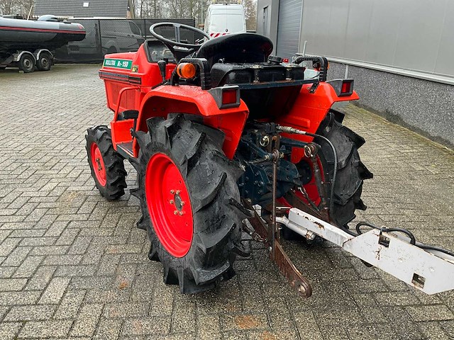 Kubota bulltra b1-15d vierwielaangedreven landbouwtractor - afbeelding 13 van  16