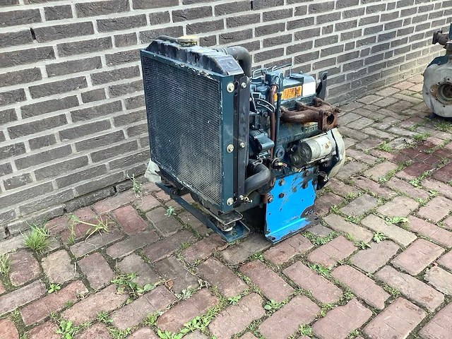 Kubota d1005-e dieselmotor - afbeelding 3 van  4