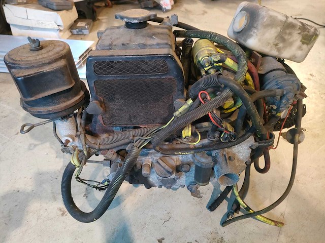 Kubota dieselmotor watergekoeld - afbeelding 1 van  5