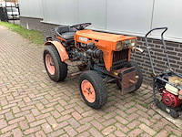 Kubota industriële trekker - afbeelding 1 van  8