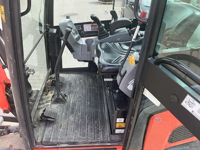Kubota kx016-4 mini graafmachine - afbeelding 9 van  30