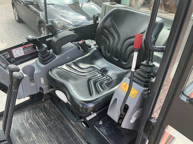 Kubota kx016-4 mini graafmachine - afbeelding 11 van  30