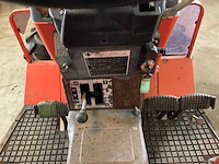 Kubota l1-215 4-wd smalspoor- en compacttractor - afbeelding 7 van  17