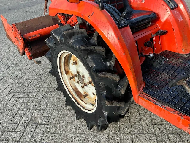 Kubota saturn x20 ( 4wd ) minitractor - afbeelding 3 van  15