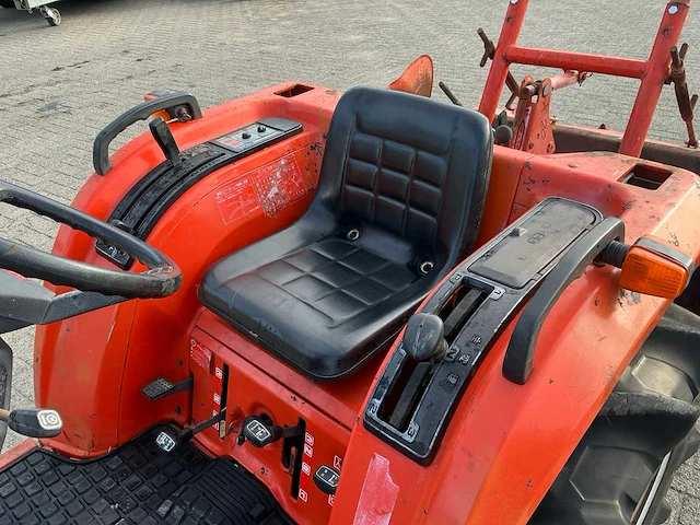 Kubota saturn x20 ( 4wd ) minitractor - afbeelding 11 van  15