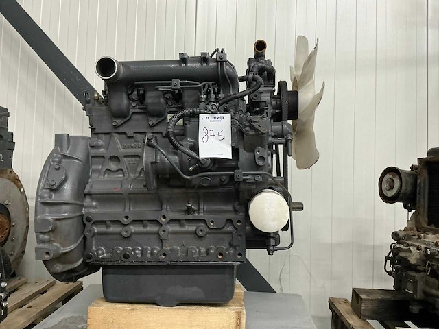 Kubota v2203 dieselmotor - afbeelding 1 van  10