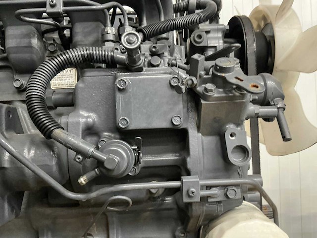 Kubota v2203 dieselmotor - afbeelding 6 van  10