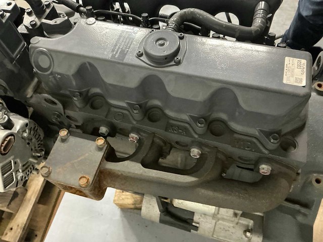 Kubota v2203 dieselmotor - afbeelding 8 van  10