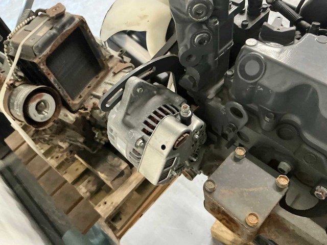 Kubota v2203 dieselmotor - afbeelding 9 van  10