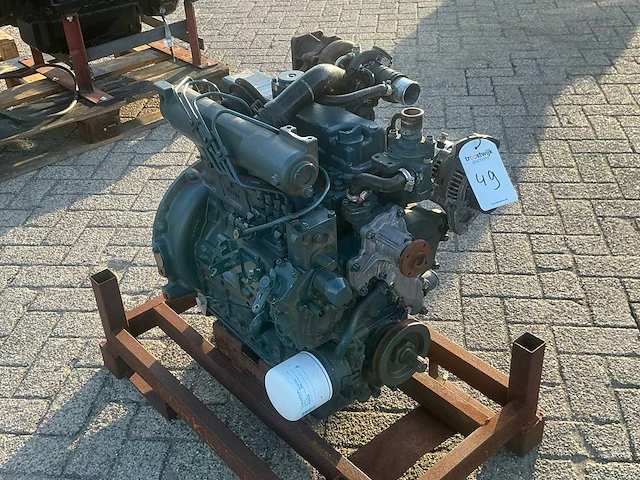 Kubota v2403-m-t-eu4 dieselmotor - afbeelding 2 van  6