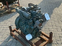 Kubota v2403-m-t-eu4 dieselmotor - afbeelding 2 van  6