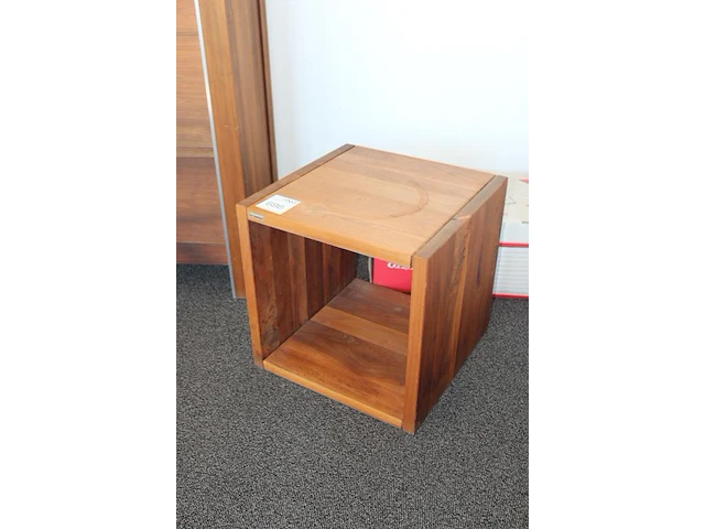 Kubuskast bert plantagie. afmeting 45 x 45 x 45 cm. - afbeelding 2 van  2