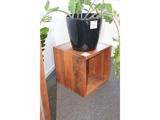Kubuskast bert plantagie. afmeting 45 x 45 x 45 cm. - afbeelding 2 van  2