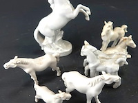Kudde porseleinen paarden - afbeelding 2 van  5
