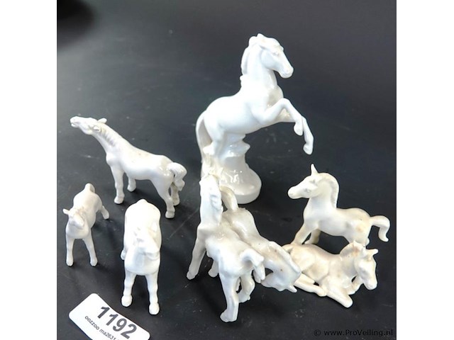 Kudde porseleinen paarden - afbeelding 3 van  5
