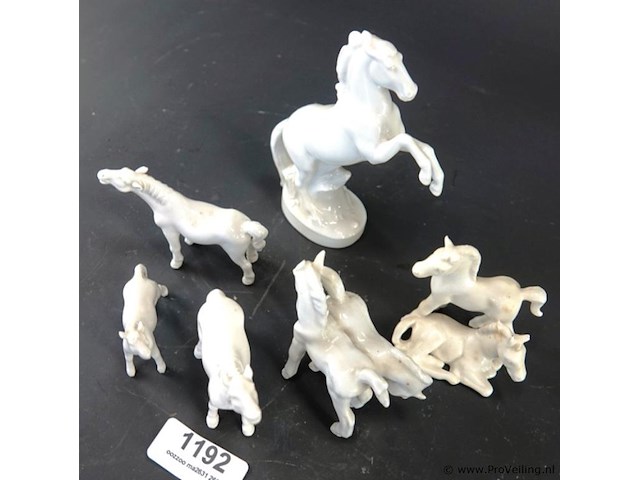 Kudde porseleinen paarden - afbeelding 4 van  5