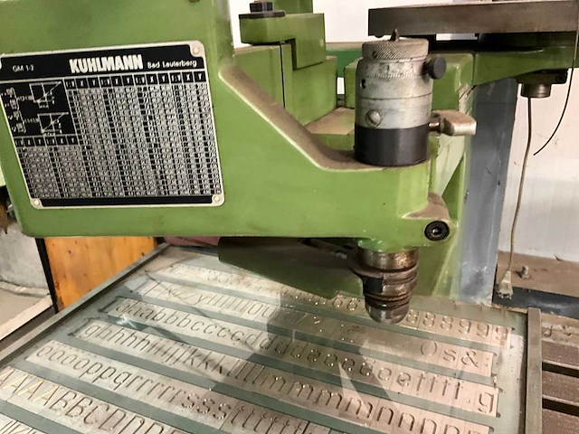 Kuhlmann gm 1-2 graveer machine - afbeelding 3 van  10
