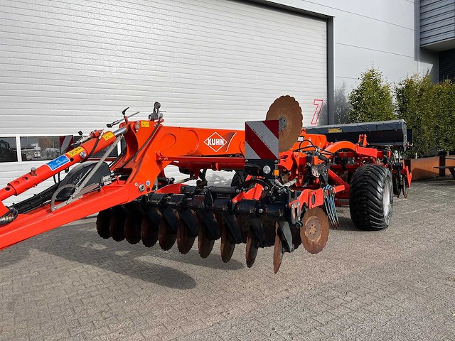 Kuhn - 2017 - performer 3000 - schijveneg met zaaibak - afbeelding 7 van  11